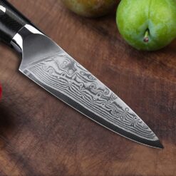 Spear point/spear tip paring knife Often called the “classic” paring knife, with its smooth, short and outwardly curved blade. Enables the chef to apply less pressure and let the knife do the work. Some spear point products come as a serrated knife that allows the cook to use a sawing action. Best used for: Peeling, slicing and coring fruits and vegetables