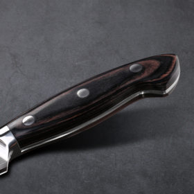 Handle【PEAK PERFORMANCE】Our experienced knife smiths hand sharpen the phenomenally sharp edge with traditional 3-step Honbazuke method to be 8-12 degree per side. Full-tang structure with triple rivets built-in balance each knife and ensure solid durability and superior resilience.