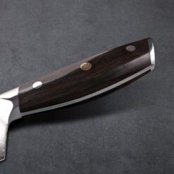 Kitchen Utility Knife Uses There’s no hard and fast rule as to what you should use a kitchen utility knife for. In fact, there are an endless number of tasks that can be performed by such a knife, including most that you might also use a paring knife for. The sweet spot however, is for foods that are slightly larger than the typical small fruits like strawberries and small apples. While there’s no way to make a comprehensive list, we’ll do our best and offer you 10 great kitchen utility knife uses with pictures!