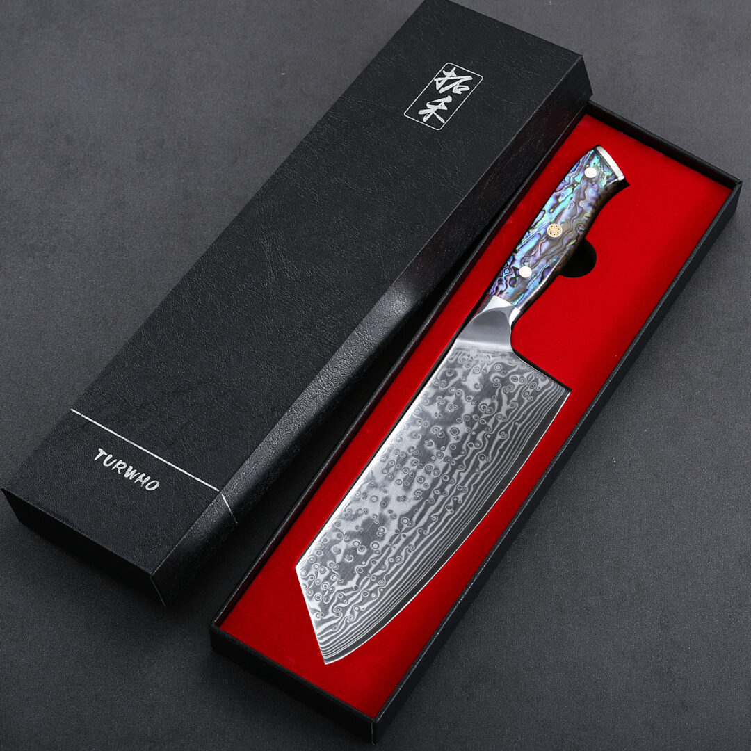 This vegetable knife was precisely balanced to let you slice or chop vegetables while its lightweight design means your hand won’t get tired. The blade consists of molybdenum and vanadium stainless steel which lets the edge stay razor sharp.